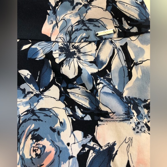 S.C.&Co. Skort - Women’s Blue/White Floral Print Skort. Size XLarge. - Picture 5 of 7